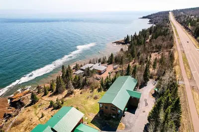 Image de Tofte - Lake Superior Lakefront Retreat w\/Balcony