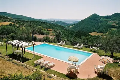 Image de Ferme en Ombrie avec piscine et jardin