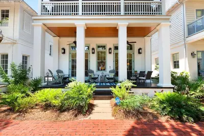Image de Private Beach/Pool Access-Spacious and Comfortable-Relaxing Outdoor Space