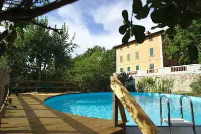 Image de Maison en Toscane avec Piscine et Vue sur Collines