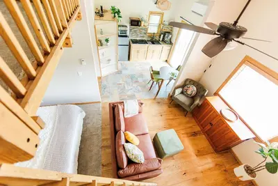 Image de Quiet, cozy cottage on a 45 acre homestead.