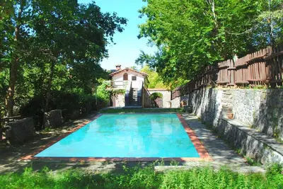 Image de Maison spacieuse avec piscine partagée