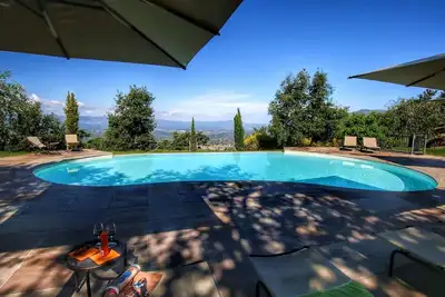 Image de Ferme majestueuse avec piscine