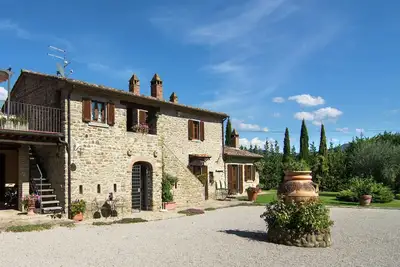 Image de Maison de Vacances à Cortona avec Piscine