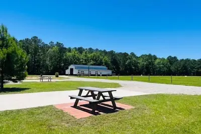 Image de Just Horsin' Around Rv site 1@ Laurel Oaks Estate