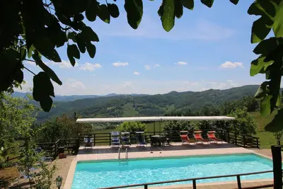 Image de Ferme Ă Apecchio avec Vue sur Montagnes