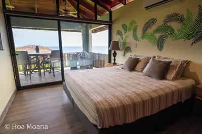 Image de Oceanfront Villa just steps to beach and pools