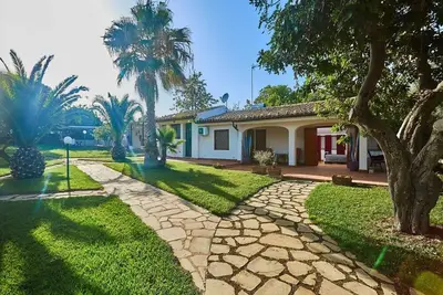 Image de Villa en bord de mer avec piscine privée