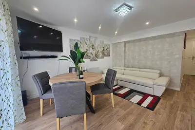 Image de A 25 min de Paris, profitez de cette résidence chic en famille ou entre amis.