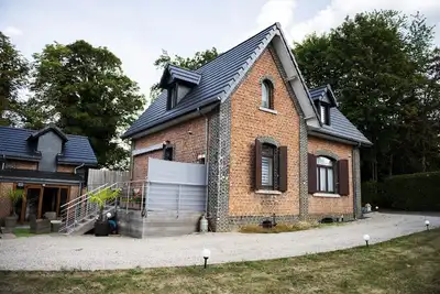 Image de Maison luxueuse près de Spa avec bain et sauna