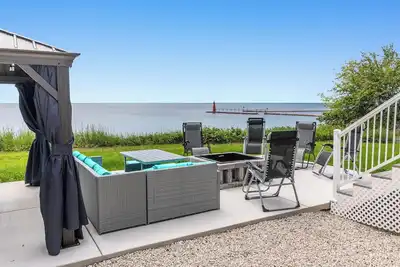 Image de Lighthouse Retreat 35 min from Lambeau field for Nfl draft! ! !