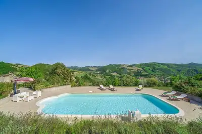 Villa à Belforte tout\"Isauro avec piscine