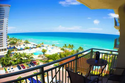 Image de The apartment is really on the beach