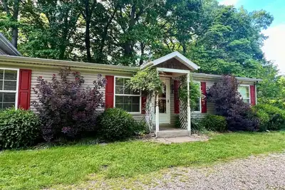 Image de Deerpath Cottage-30 Acres with Indoor Pool, Farm, Kayaking, Trails, by Beach!