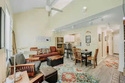 Image de Snowater Condo #82 - Fireplace - Wi-Fi - Pets Okay