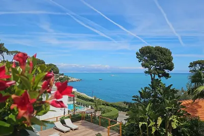 Image de Villa Magnifique Au Cap D'Antibes Avec Vue Mer Panoramique De Toutes Les Pieces