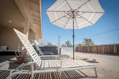 Image de A serene 4br 2ba sanctuary with desert tranquility, minutes from Joshua Tree!