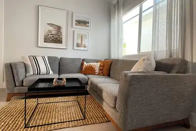 Image de Costa Mesa Guesthouse near beaches, freeways, much more!