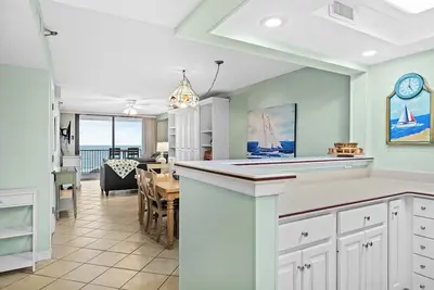 Image de Beautiful Beachfront 2 Bedroom  x 2 Bathroom Condo In Navarre Beach Florida