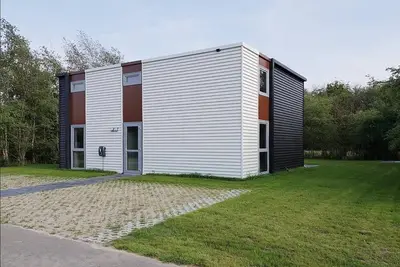 Image de Luxe au bord du lac ; sauna et bain à remous