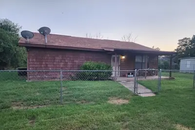 Image de Cozy Cabin at Possum Kingdom Lake.