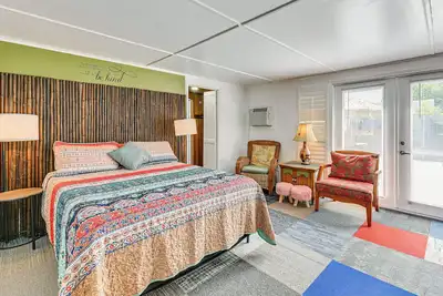 Image de Fort Walton Beach Studio w/ Shared Pool & Patio!