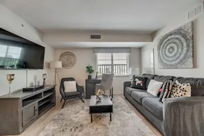 Image de 25% Off - penthouse 3bd - Telco corr - Richardson - Rd402