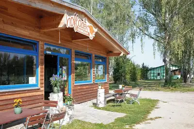 Image de Appartement 'Im Teichland Linum' avec vue sur le lac, terrasse privée et Wi-Fi