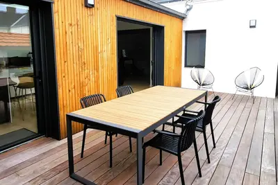 Image de Maison Rénovée centre ville de 90m2 à 3 mn à du Vieux port et 15 mn des plages