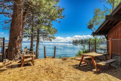 Image de Reflections Lakeview By Tahoe Getaways - Private Beach, Hot Tub & Buoy, Dogs Ok