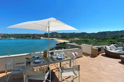 House on the beach of Monti d'à Rena with terrace, garden and wi-fi connection