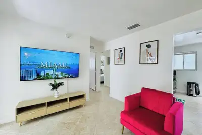 Image de Miami Magic Close to Beach City Skyline View