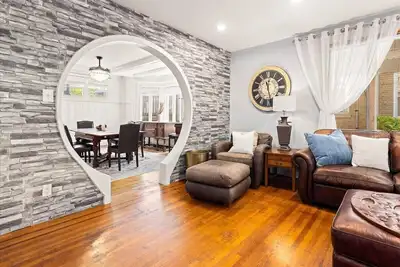 Image de Steps to Beach 6br Coastal Escape Balcony & Grill