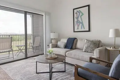 Image de Landing | Modern 2bd, Pool, Gym