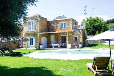 Image de Beautiful Stone House with Garden and Pool