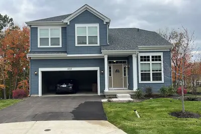 Image de Luxury 4br Mediterranean Retreat. Backyard w/ Fire Pit. 4 Mins to the lake Beach