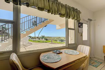 Image de Directly on the Gulf - Unit 2 - 1 Bedroom - Ground Floor - Sleeps up to 4