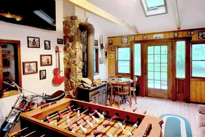 Image de Cabin On 10 Acres. Walk To Lake Huron Beach! Port Sanilac, Lexington Nearby