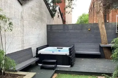 Image de Manchesters Ultimate House - Hot tub - Sleeps 23!