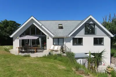 Image de Awesome slidehouse close to coastpath, pubs, beaches sleeps 12-14 late discount
