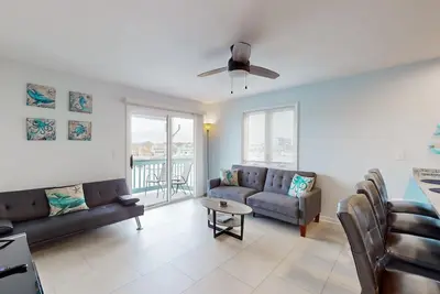 Image de Coastal condo with short walk to the beach and fishing pier