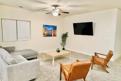 Image de New House Furniture 5tv\/Sleeps13