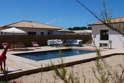 Image de Villa contemporaine Piscine Jardin de 900 m2 - Idéale pour Ete et We de mai\/juin