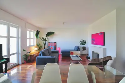 Image de Luxurious Family Condo w/ Breathtaking Panoramic view SetĂşbal & TrĂłia