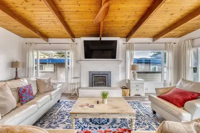 Image de 4br\/2ba Beach House: Families-Friends-Pets Welcome