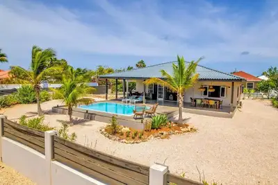 Image de Casa Sonrisa - a 3-bedroom villa surrounded by nature.