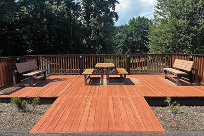 Image de Cheerful & Modern Townhome - Blue Unit. 15 min to downtown Asheville!