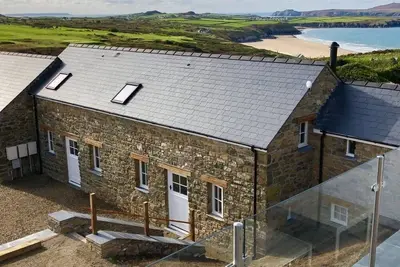 Image de Awel y Môr - 3 Bedroom Cottage - Whitesands