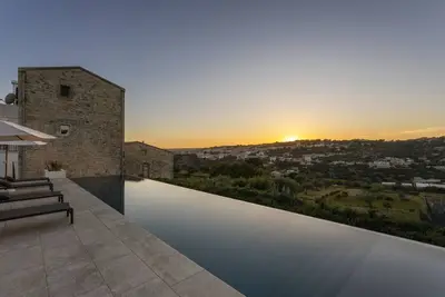 Corten House - Luxury villa with pool and panoramic view
