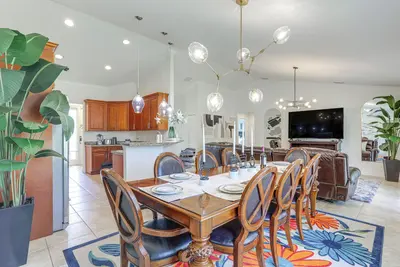 Image de Port St Lucie Home w/ Above-Ground Pool & Grill